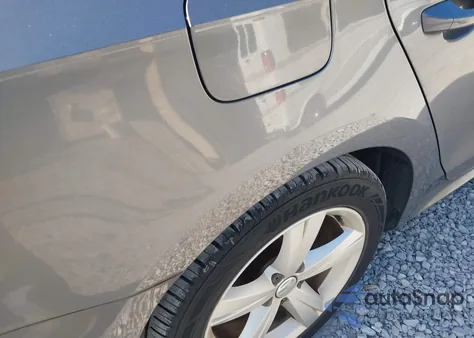 2013 Volkswagen Passat 2.5L Se z USA, uszkodzony, nr VIN 1VWBH7A33DC057409